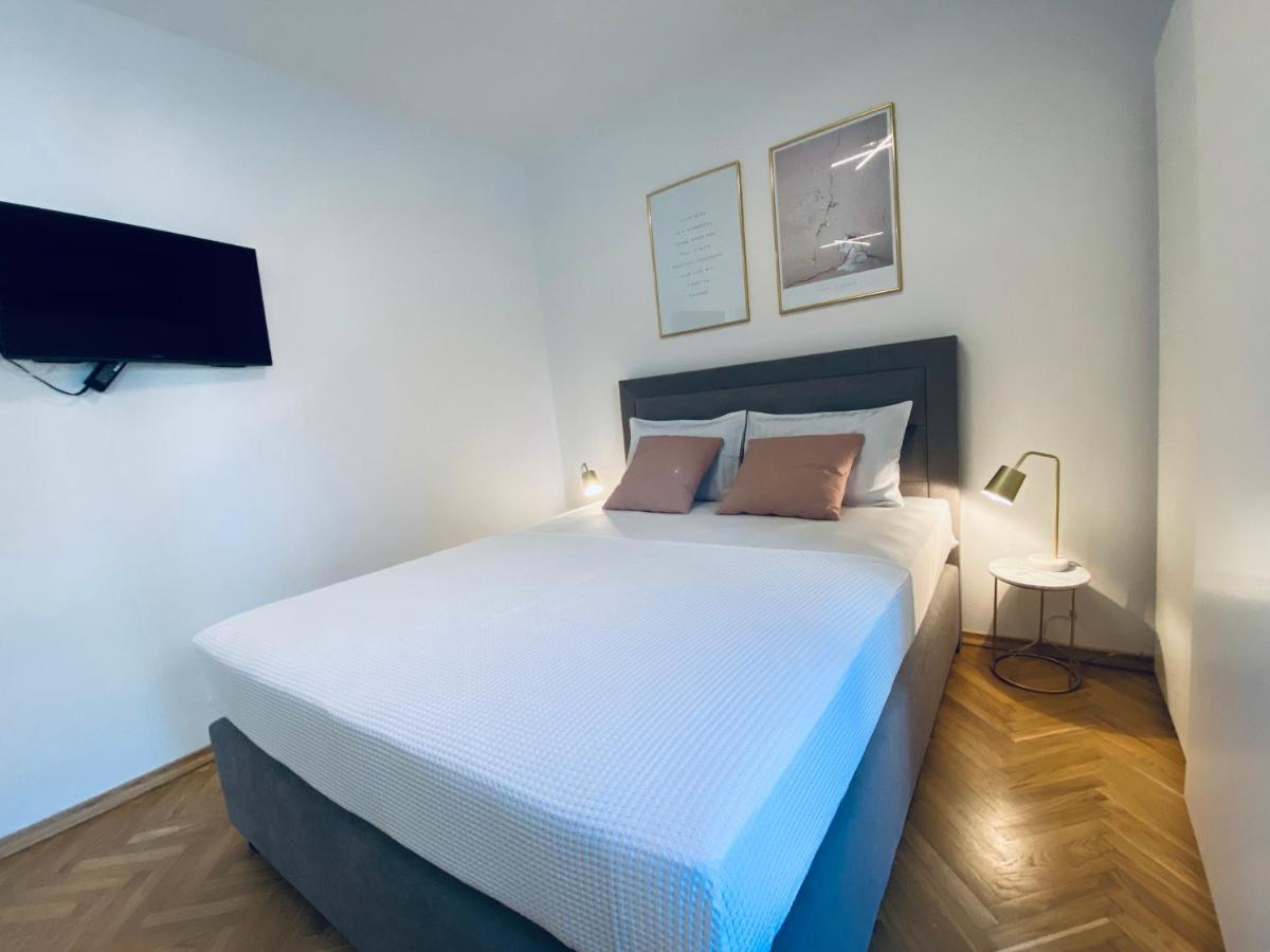 Cirjak Apartments 비오그라드나모루 외부 사진
