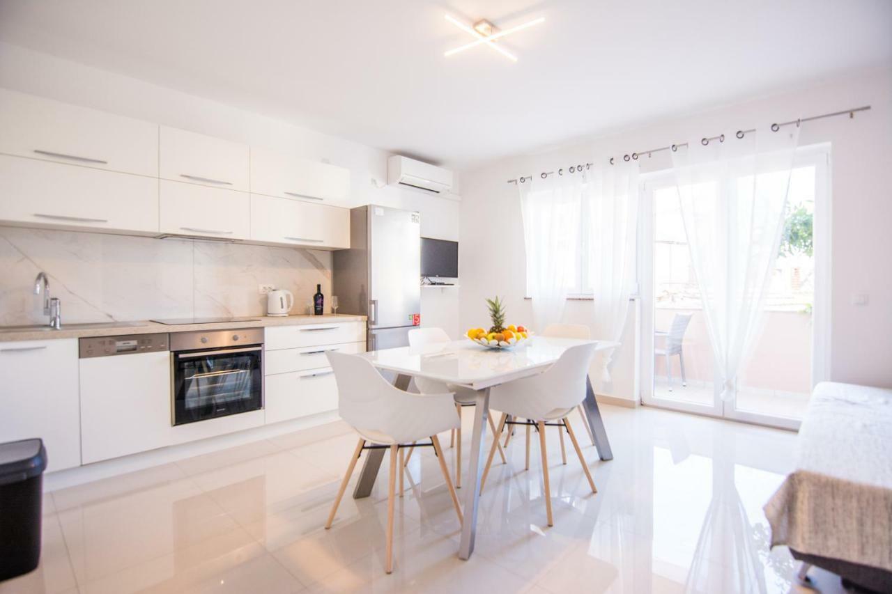 Cirjak Apartments 비오그라드나모루 외부 사진